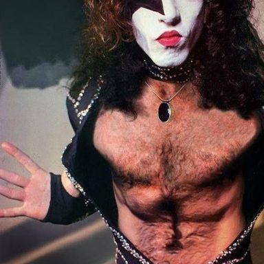 KISS photo 20