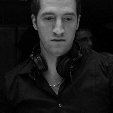Kosta Dee