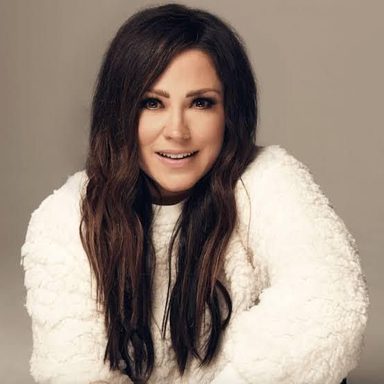 Kari Jobe photo 55