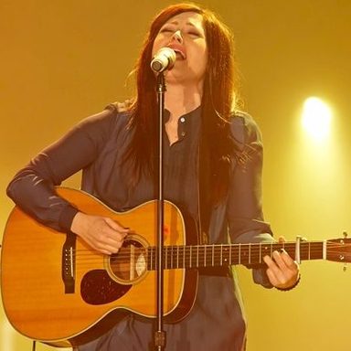 Kari Jobe photo 92
