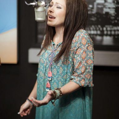 Kari Jobe photo 18
