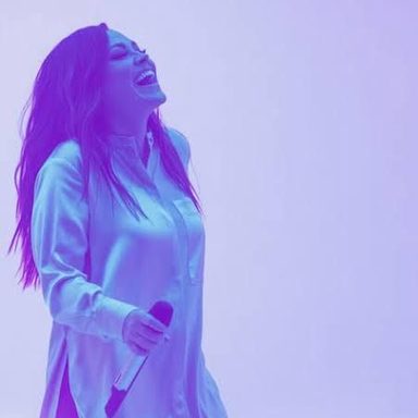 Kari Jobe photo 62
