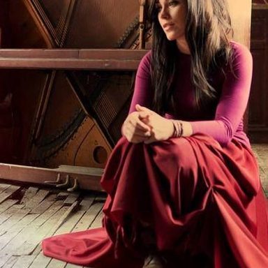 Kari Jobe photo 81