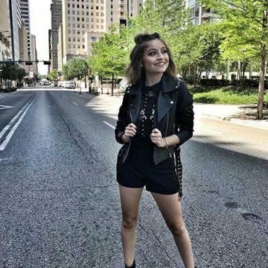 Karol Sevilla photo 18