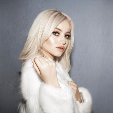 Karol Sevilla photo 14