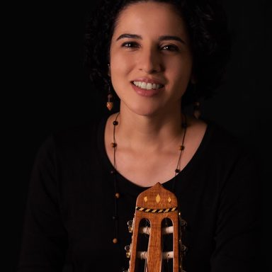 Kely Guimarães