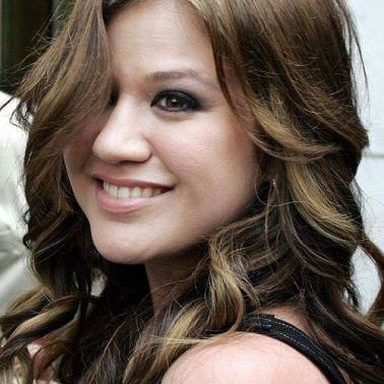 Kelly Clarkson photo 35