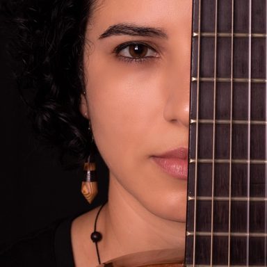 Kely Guimarães