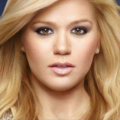 Kelly Clarkson photo 22