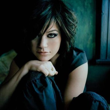Kelly Clarkson photo 19