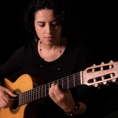Kely Guimarães