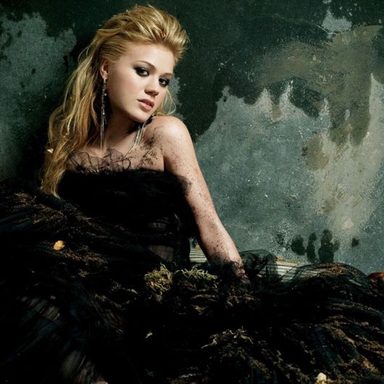 Kelly Clarkson photo 150