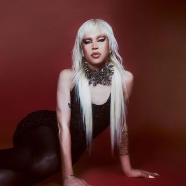 LaMona Divine