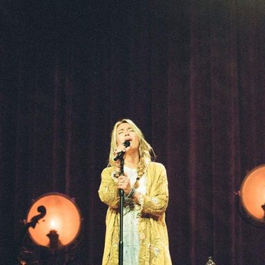 Lauren Daigle photo 123