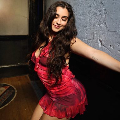 Lauren Jauregui photo 28
