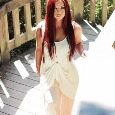 Leah photo 9