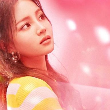 Lee Hi photo 37