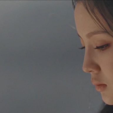 Lee Hi photo 36