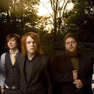 Leeland photo 11