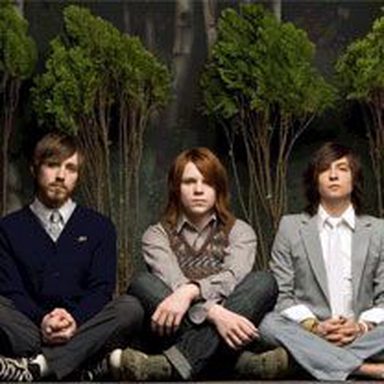 Leeland photo 13