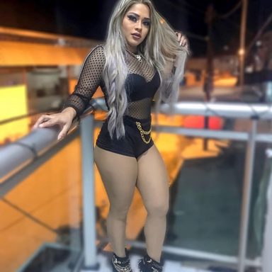 Letícia Talia photo 9
