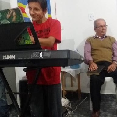 Levita Jotinha e Seus Teclados