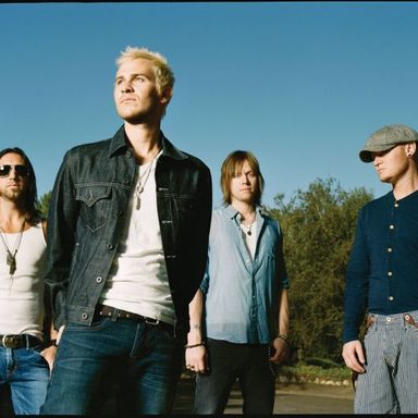 Lifehouse photo 17