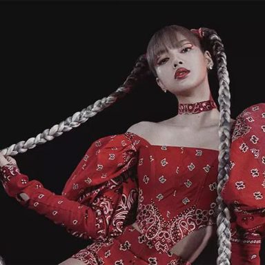 LISA (BLACKPINK) photo 9