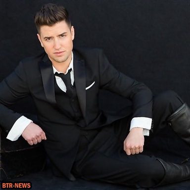 Logan Henderson photo 12