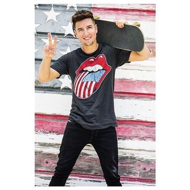 Logan Henderson photo 10