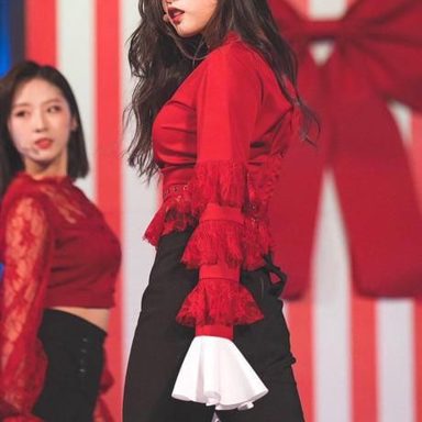 LOONA photo 10