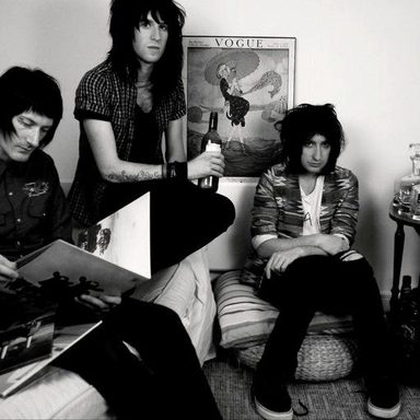 Lostalone photo 11