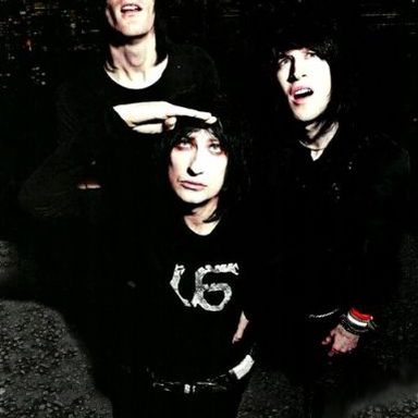 Lostalone photo 15