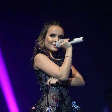 Larissa Manoela photo 12
