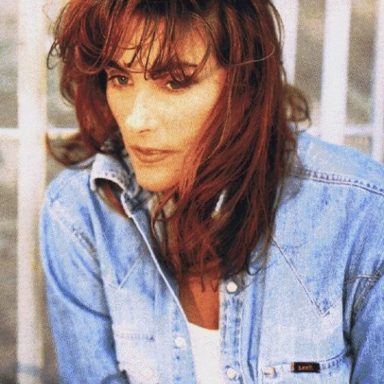Laura Branigan photo 17