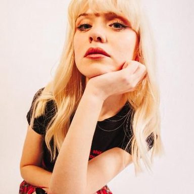 Maisie Peters photo 34