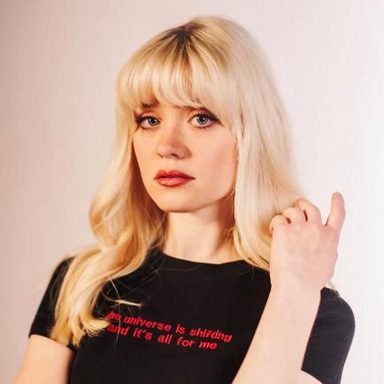 Maisie Peters photo 37