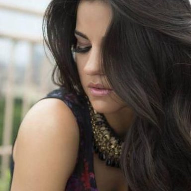 Maite Perroni photo 27