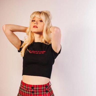 Maisie Peters photo 38