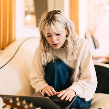Maisie Peters photo 13