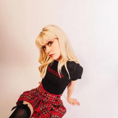 Maisie Peters photo 39