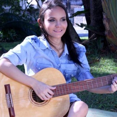Mari Guedes photo 14