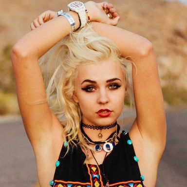 Maty Noyes photo 18