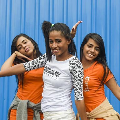 MC Loma e As Gêmeas Lacração