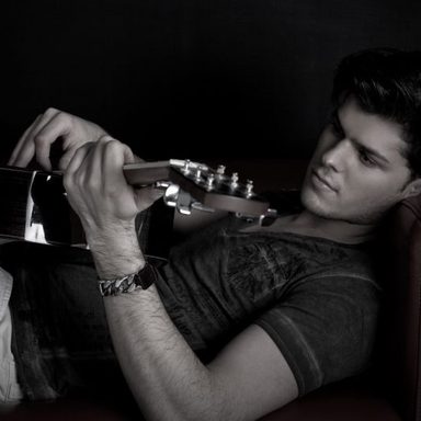 Mickael Carreira