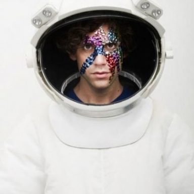 MIKA photo 17