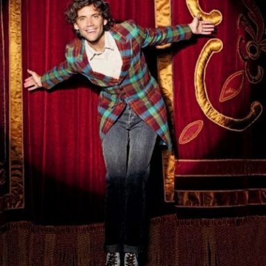 MIKA photo 19
