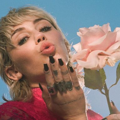 Miley Cyrus photo 28