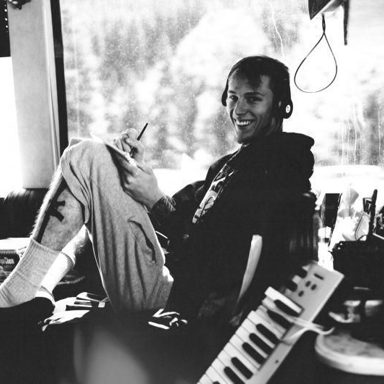 Machine Gun Kelly photo 11
