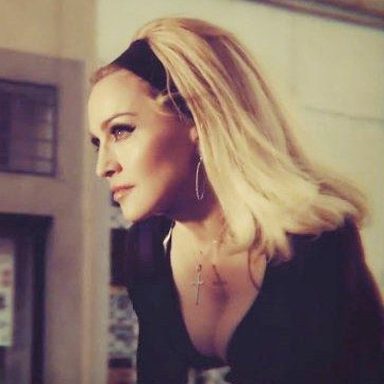 Madonna photo 371